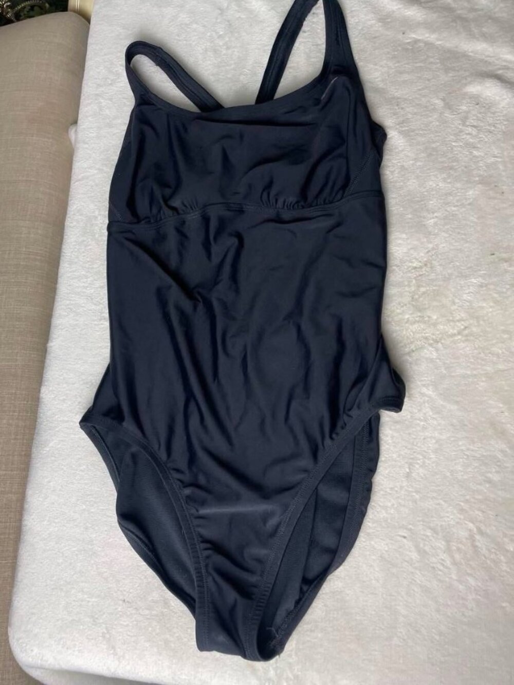 EUC Nike Women's Black One Piece Ruched Athletic Swimsuit size Large